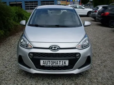 Gebraucht Hyundai i10 Select 67 PS (49 kW) 2019 Silber Kleinwagen
