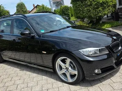 Gebraucht BMW 330 Sport Line 245 PS (180 kW) 2009 Schwarz Kombi