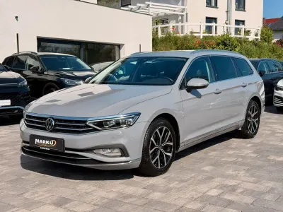 Gebraucht VW Passat Elegance 150 PS (110 kW) 2023 Grau Kombi