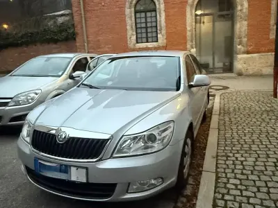 Używany Skoda Octavia 105 KM (77 kW) 2011 Szary Sedan/Limuzyna