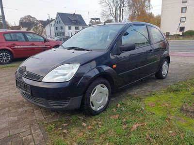 Blau Gebraucht 2004 Ford Fiesta Limousine | 1.690 € (Fairer Preis)
