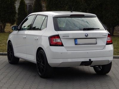 Weiß Gebraucht 2017 Skoda Fabia Kleinwagen | 7.700 € (Fairer Preis)