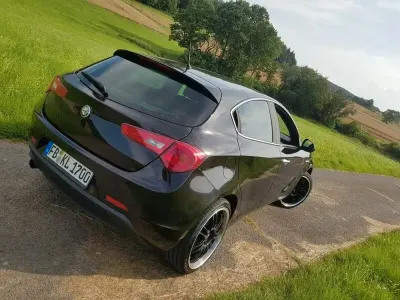 Usata Alfa Romeo Giulietta Super 120 CV (88 kW) 2012 Nero Utilitaria