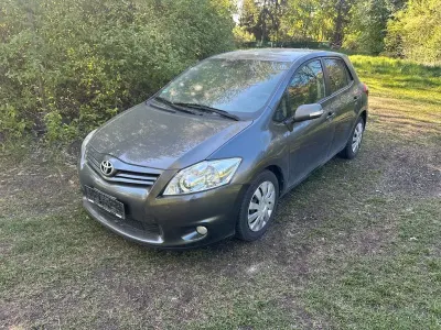 Usata Toyota Auris 132 CV (97 kW) 2010 Grigio Utilitaria