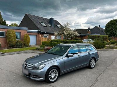 Begagnad Mercedes 220 Avantgarde 170 HK (125 kW) 2013 Grå Kombi
