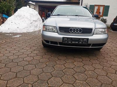 Silber Gebraucht 1996 Audi A4 Limousine | 2.300 €