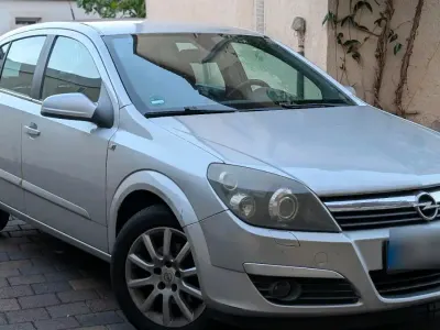 Używany Opel Astra 125 KM (91 kW) 2004 Szary Hatchback