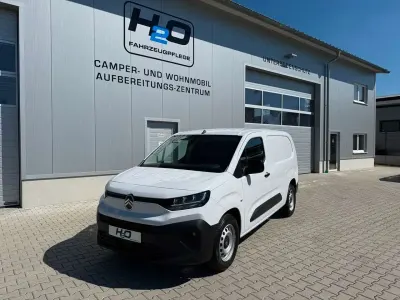 Neu Citroën Berlingo 131 PS (96 kW) 2026 Lackierung weiss icy/deckende Van / Kleinbus