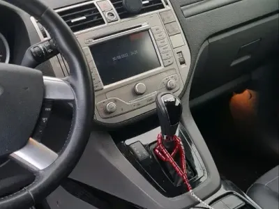 Gebraucht Ford Kuga 163 PS (119 kW) 2012 Weiß SUV