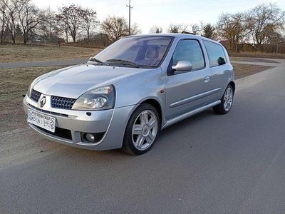 Gebraucht Renault Clio II 169 PS (124 kW) 2001 Silber Limousine