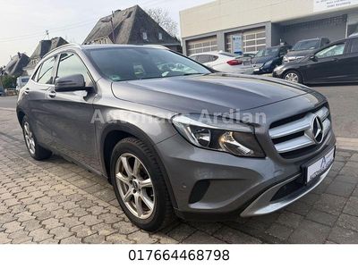 Gebraucht Mercedes GLA200 156 PS (114 kW) 2015 Grau SUV