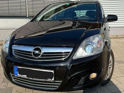 Schwarz Gebraucht 2010 Opel Zafira Innovation Van / Kleinbus | 4.000 € (Etwas zu teuer)