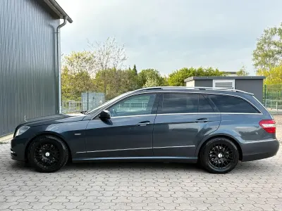 Gebraucht Mercedes E300 190 PS (139 kW) 2010 Grau Kombi