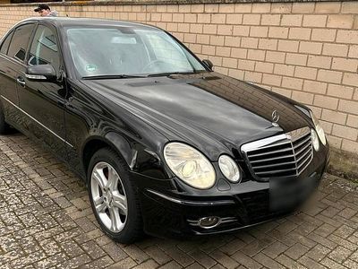Gebraucht Mercedes E280 190 PS (139 kW) 2007 Schwarz Limousine