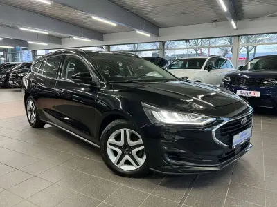 Używany Ford Focus Cool & Connect 120 KM (88 kW) 2022 Czarny Kombi