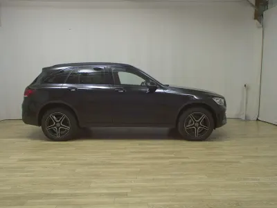 Gebraucht Mercedes GLC300de AMG line 306 PS (225 kW) 2021 Schwarz unilack SUV
