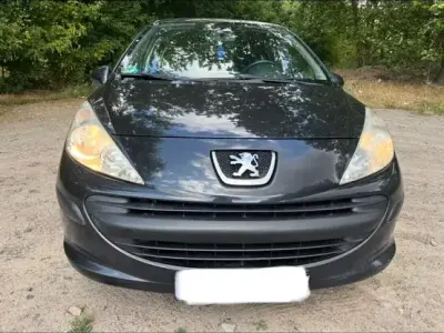 Gebraucht Peugeot 207 90 PS (66 kW) 2009 Schwarz Limousine