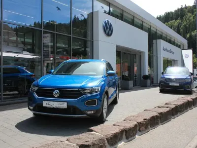 Gebraucht VW T-Roc Highline 150 PS (110 kW) 2019 Ravennablau SUV