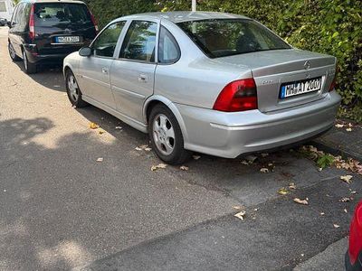Gebraucht Opel Vectra Edition 101 PS (74 kW) 1999 Silber Limousine