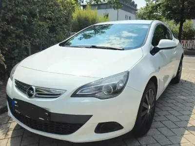 Gebraucht Opel Astra GTC 120 PS (88 kW) 2014 Weiß Limousine