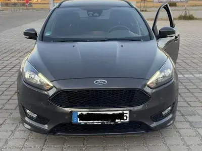 Gebraucht Ford Focus ST-Line 140 PS (102 kW) 2017 Grau Limousine