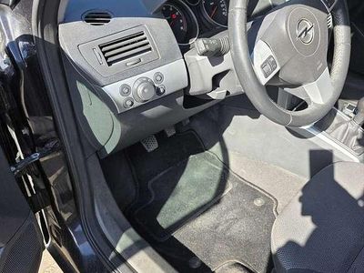 Gebraucht Opel Astra Edition 116 PS (85 kW) 2009 Schwarz Kombi
