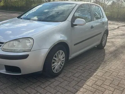Brugt VW Golf IV Comfortline 75 HK (55 kW) 2005 Sølv Sedan