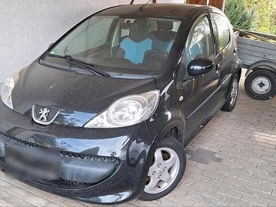 Gebraucht Peugeot 107 68 PS (50 kW) 2008 Schwarz Kleinwagen