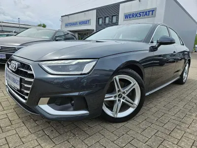 Używany Audi A4 Advanced 150 KM (110 kW) 2022 Szary Sedan/Limuzyna