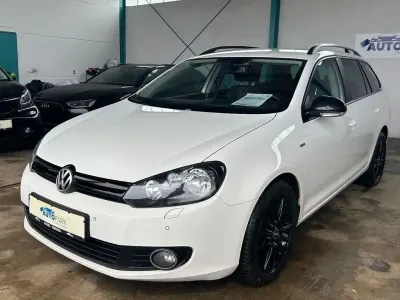 Gebraucht VW Golf VII Match 105 PS (77 kW) 2013 Candyweiss Kombi