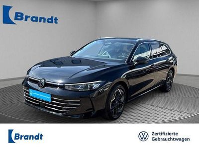 Grenadillschwarz metallic (metallic) Gebraucht 2024 VW Passat Elegance Kombi | 39.790 € (Fairer Preis)