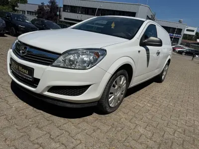 Gebraucht Opel Astra 110 PS (80 kW) 2012 Weiß Kombi