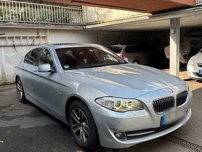 Gebraucht BMW 523 204 PS (150 kW) 2011 Silber Limousine