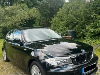 Gebraucht BMW 116 122 PS (89 kW) 2011 Schwarz Kleinwagen
