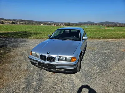 Gebraucht BMW 320 Basis 150 PS (110 kW) 1997 Silber Coupé