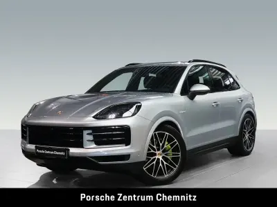 Begagnad Porsche Cayenne 470 HK (345 kW) 2024 Silver SUV