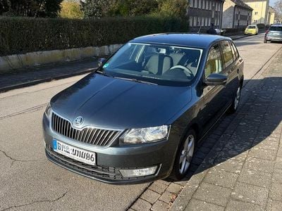 Gebraucht Skoda Rapid Active 90 PS (66 kW) 2017 Grau Limousine