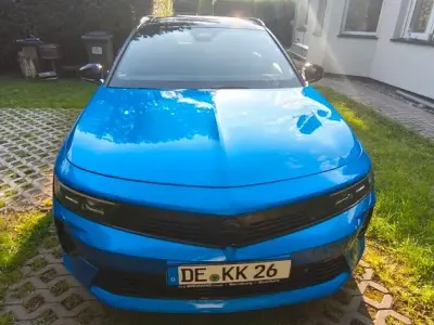 Gebraucht Opel Astra Ultimate 131 PS (96 kW) 2024 Blau Kleinwagen