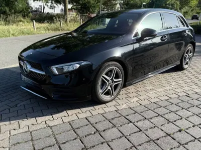 Gebraucht Mercedes A200 AMG line 163 PS (119 kW) 2022 Schwarz Limousine