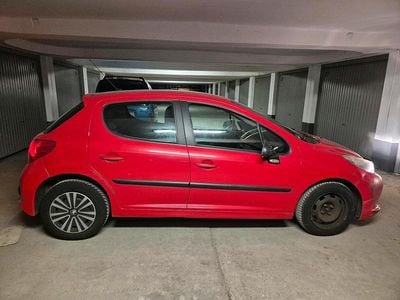 Rot Gebraucht 2009 Peugeot 207 Kleinwagen | 1.950 €