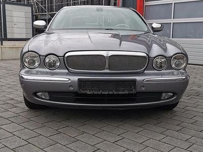 Jaguar XJ8