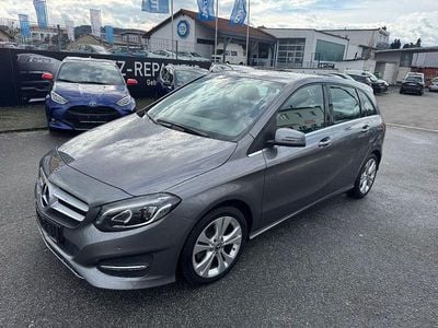 Gebraucht Mercedes B200 Style 136 PS (100 kW) 2019 Grau Van / Kleinbus