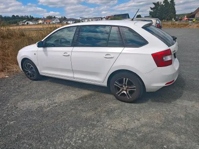 Gebraucht Skoda Rapid 90 PS (66 kW) 2014 Weiß Kleinwagen
