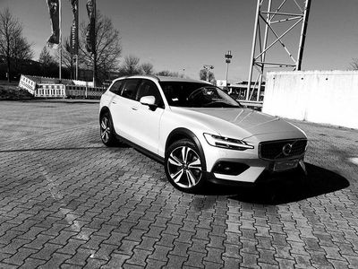 Usata Volvo V60 CC 190 CV (139 kW) 2019 Argento Station wagon