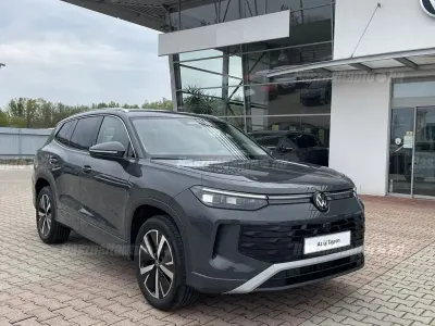 Neu VW Tayron Life 150 PS (110 kW) 2026 Grau SUV