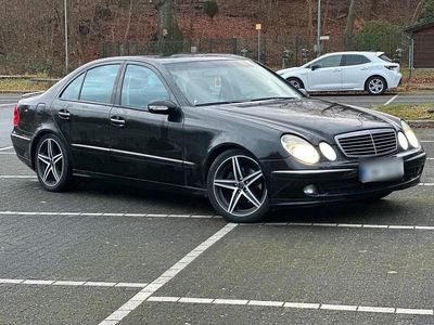 Schwarz Gebraucht 2006 Mercedes E280 Limousine | 3.950 € (Fairer Preis)