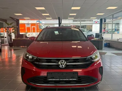 Gebraucht VW Taigo Life 95 PS (69 kW) 2024 Rot SUV