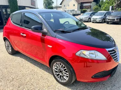 Gebraucht Lancia Ypsilon Silver 69 PS (50 kW) 2012 Verde sargasi Kleinwagen
