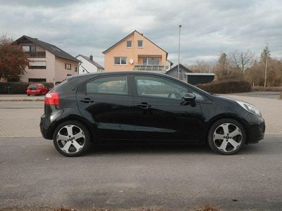 Gebraucht Kia Rio 109 PS (80 kW) 2013 Schwarz Limousine