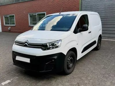 Gebraucht Citroën e-Berlingo PureTech 110 PS (80 kW) 2021 Weiß Van / Kleinbus